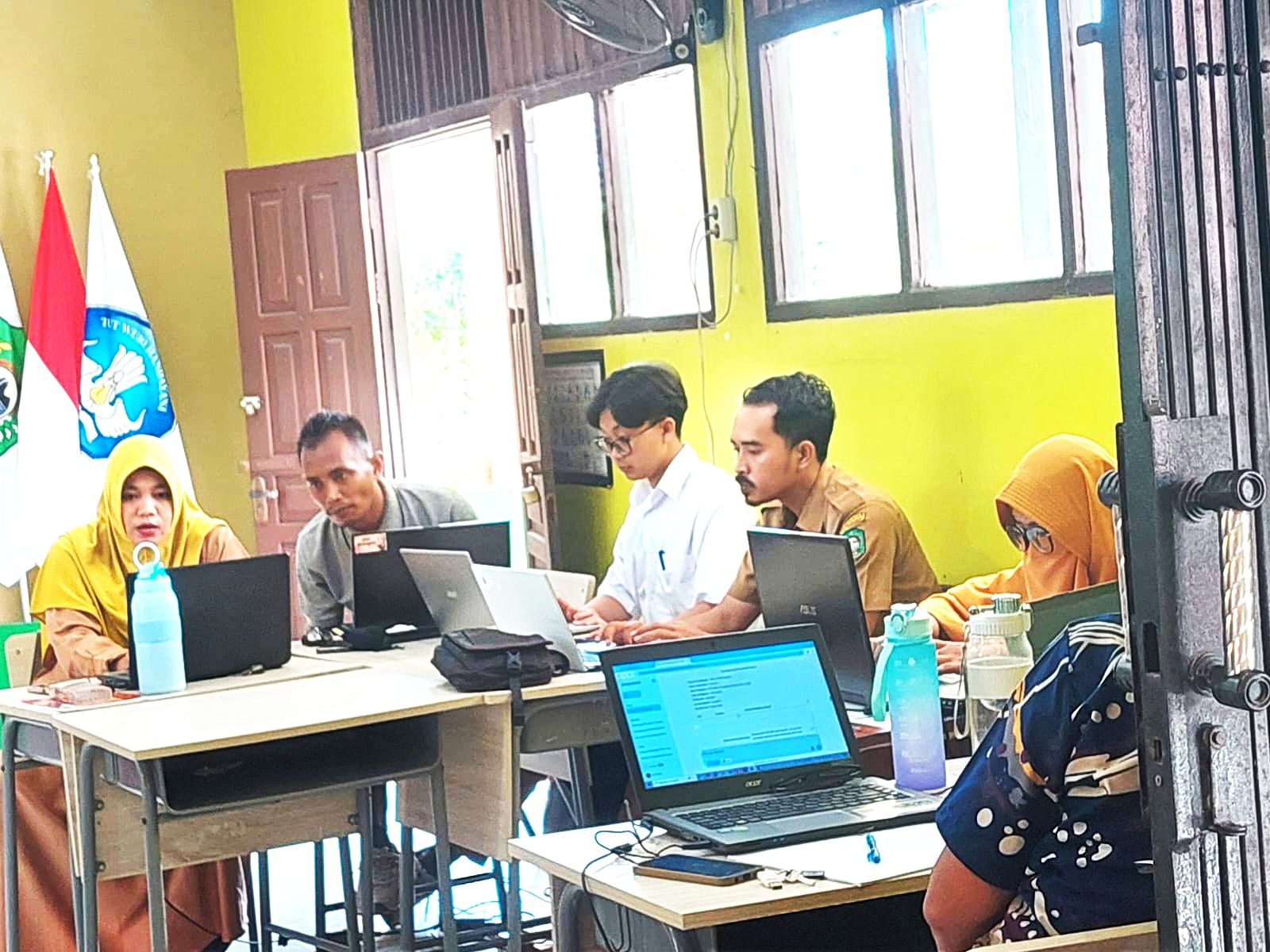 Pak GrGntng lg Sibuk